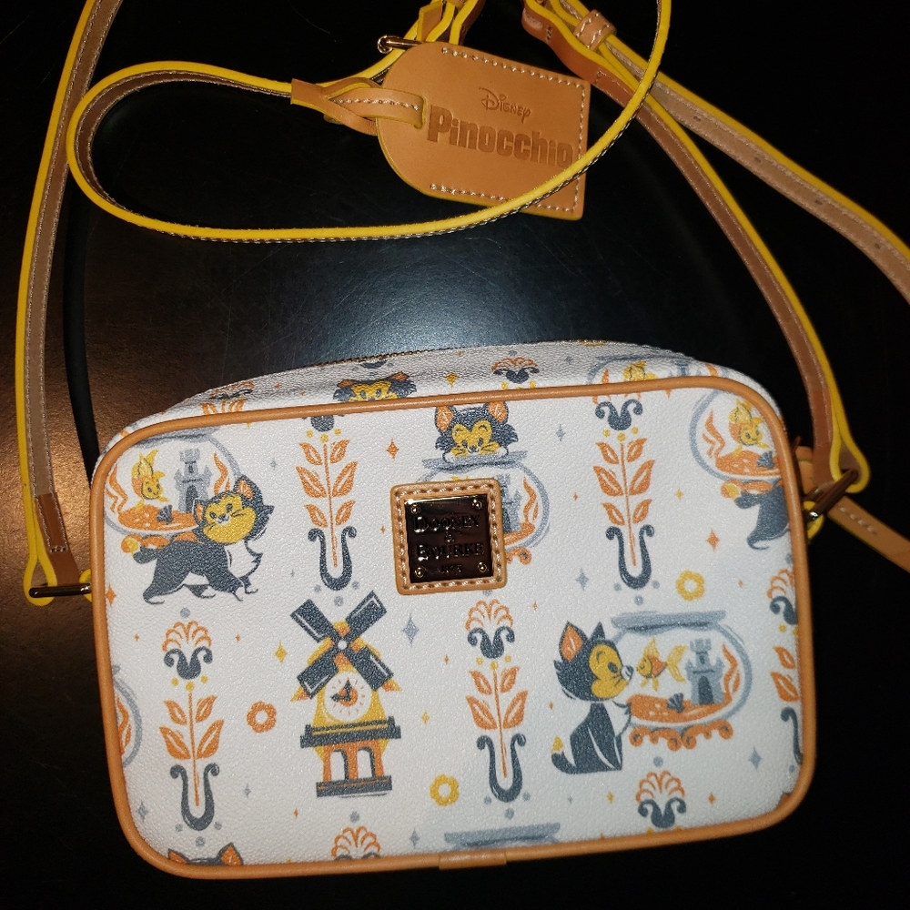 Disney Parks Figaro and Cleo Dooney & Bourke Camera Bag Purse Pinocchio